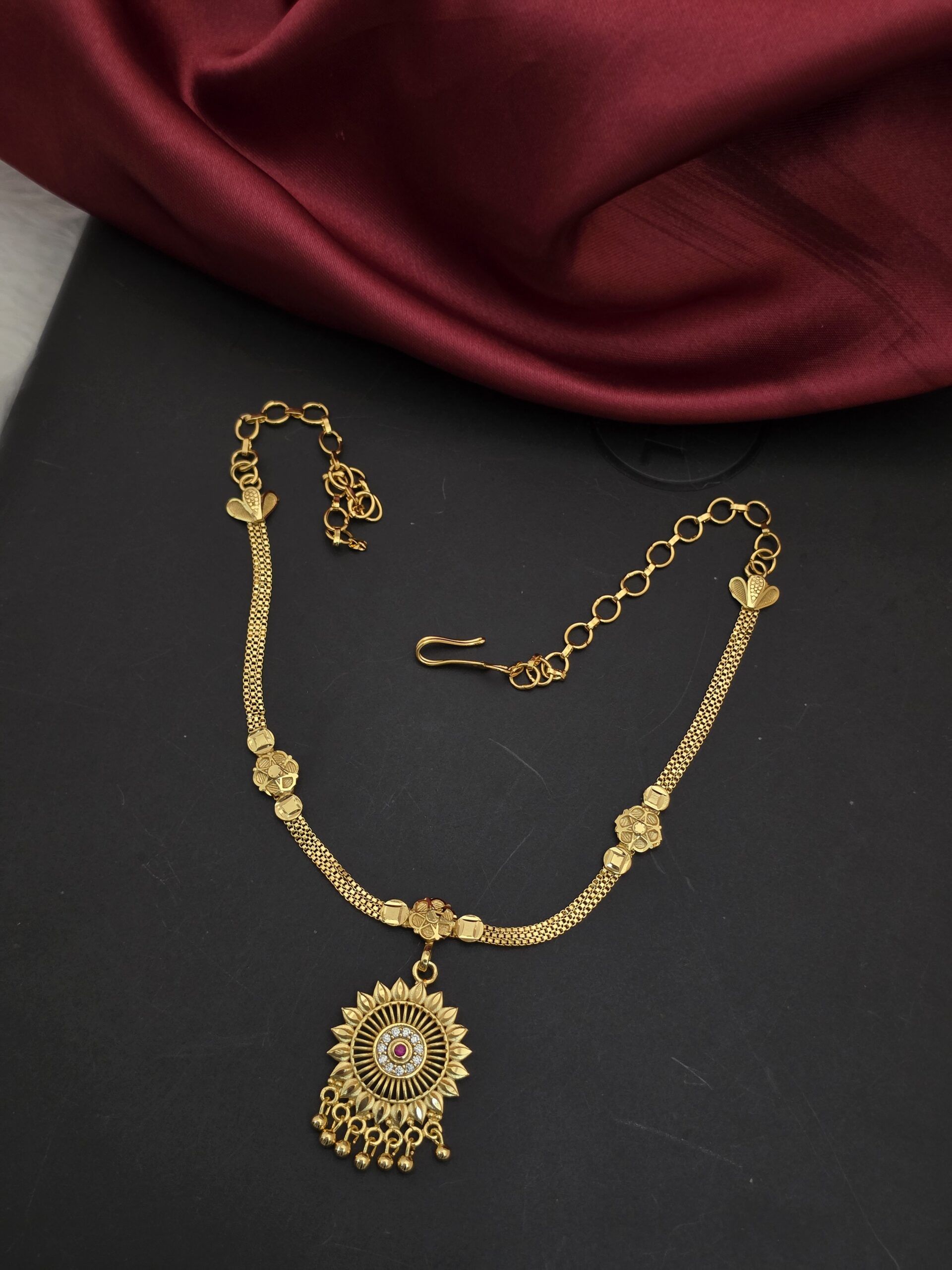 Premium foaming ad stone necklace