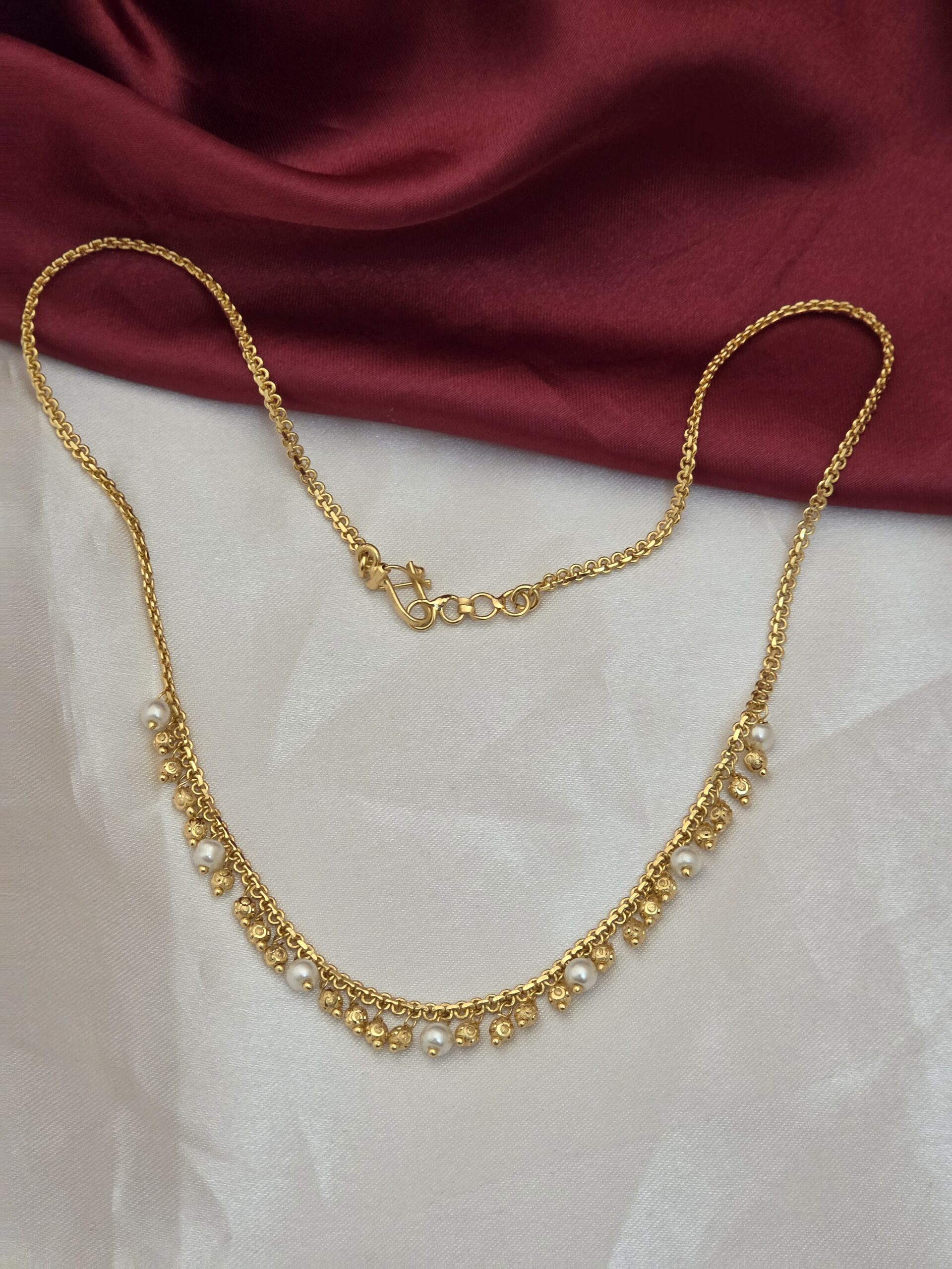 Premium foaming pearls necklace
