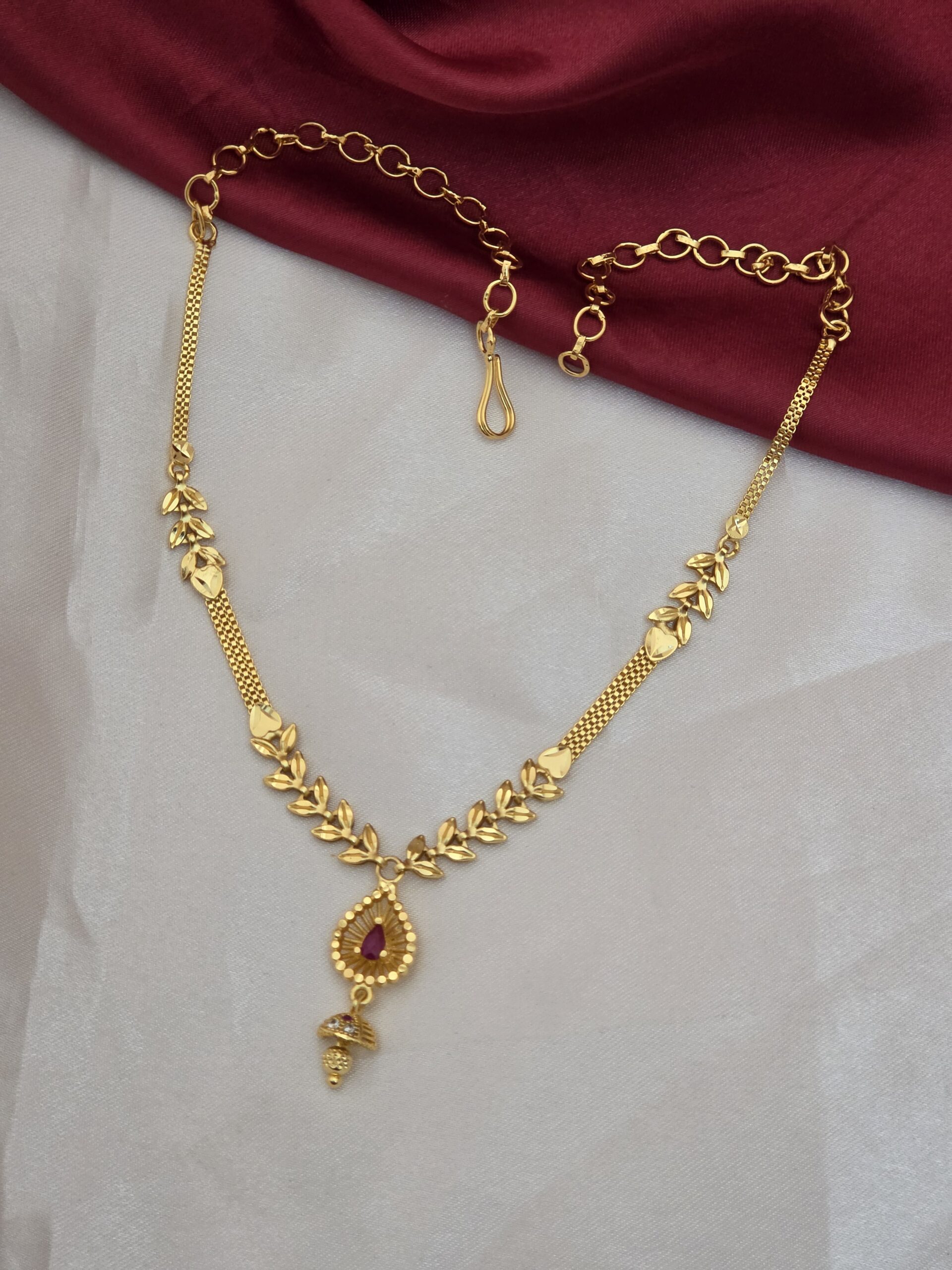 Premium foaming ad stone necklace