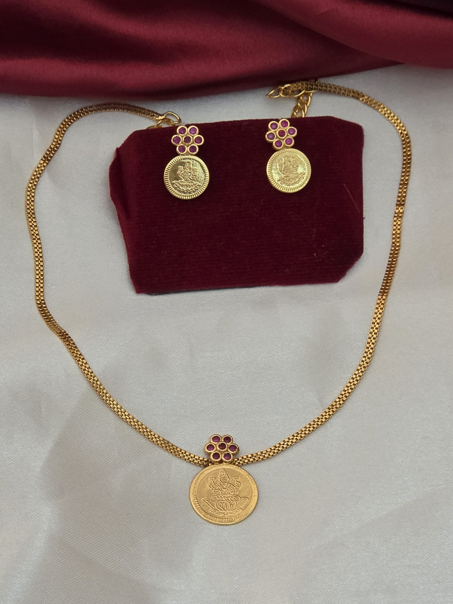 Premium foaming ad stone lakshmi coin necklace
