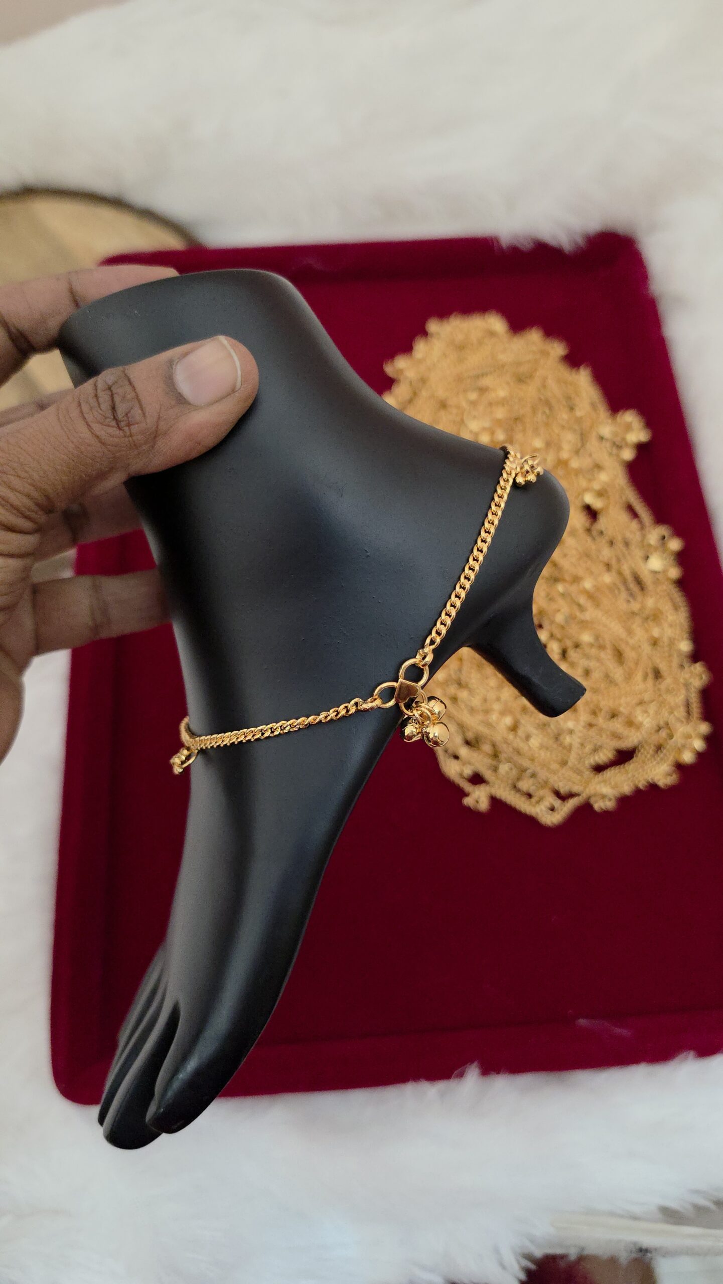 Premium foaming sounding anklets