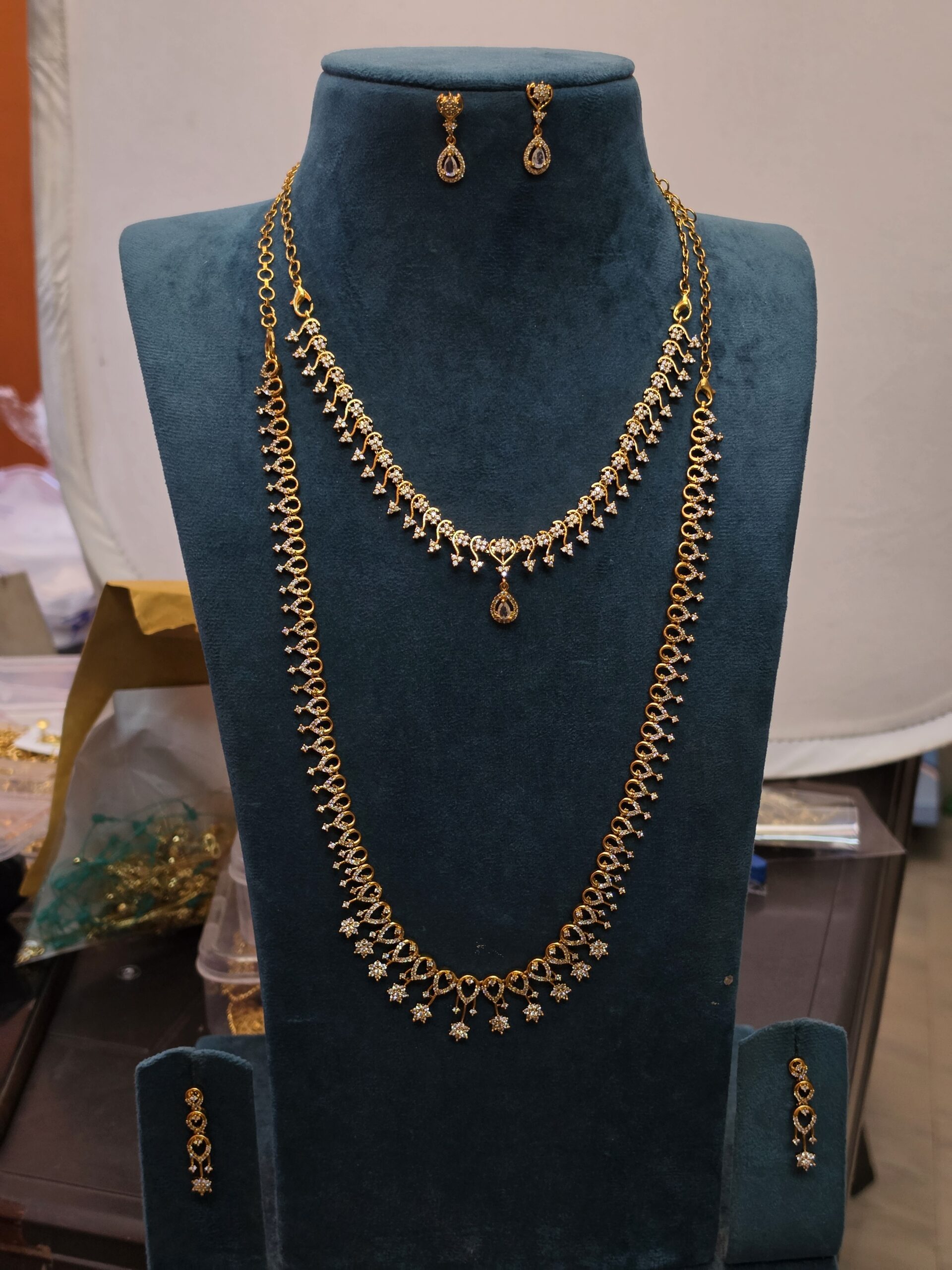 Premium matt ad stone haram with necklace