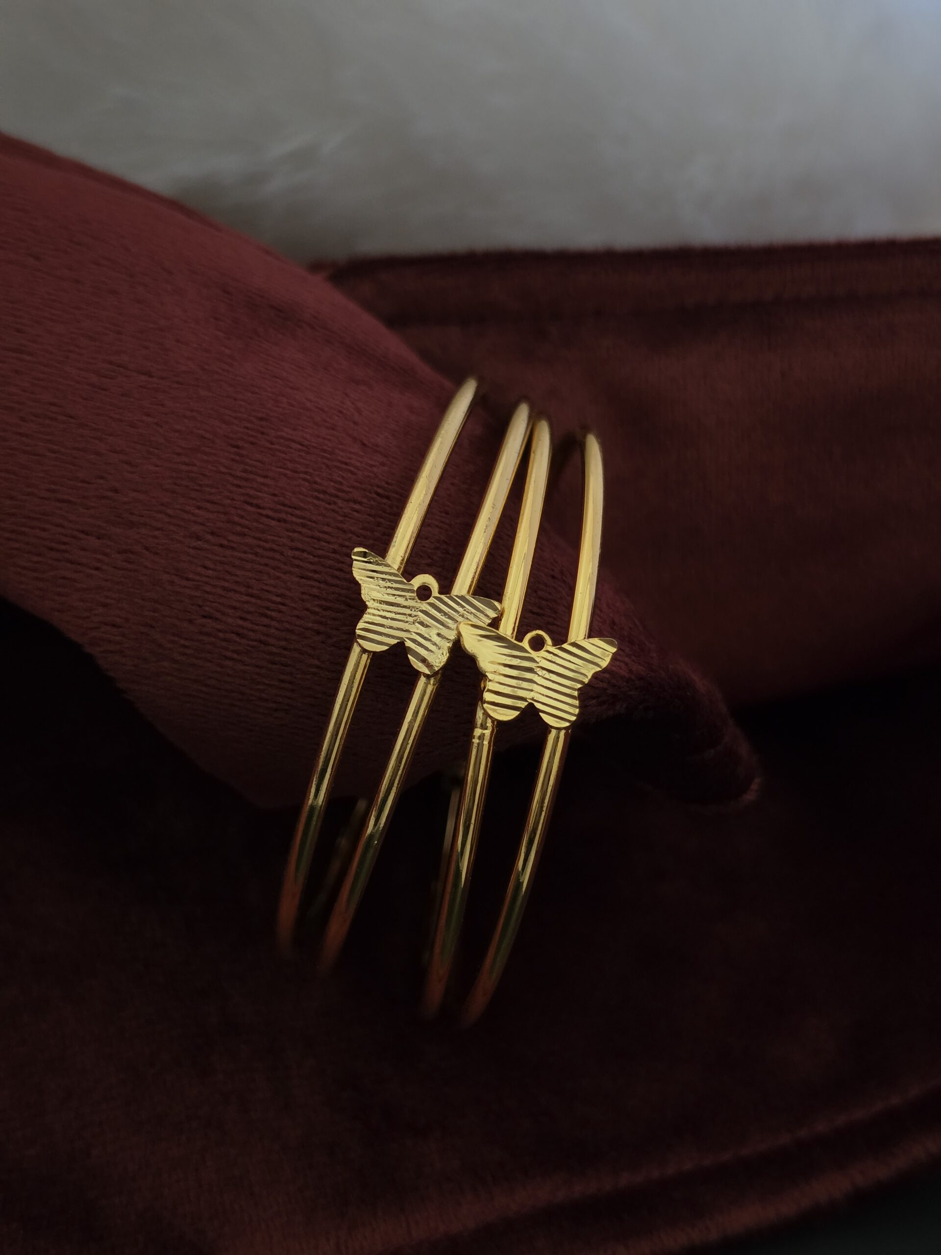 Premium foaming butterfly bangle