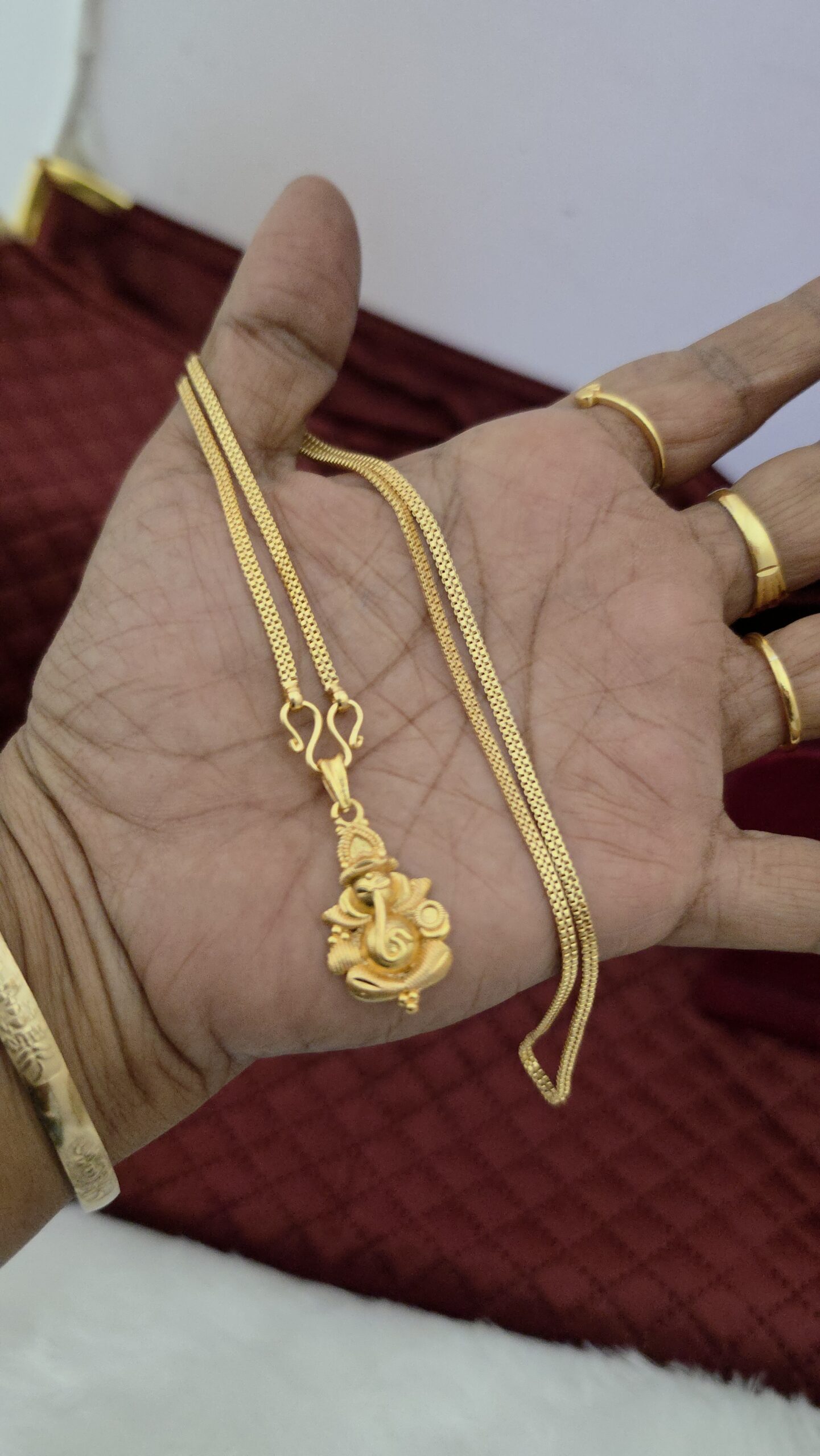 Premium foaming vinayagar one day offer dollar chain