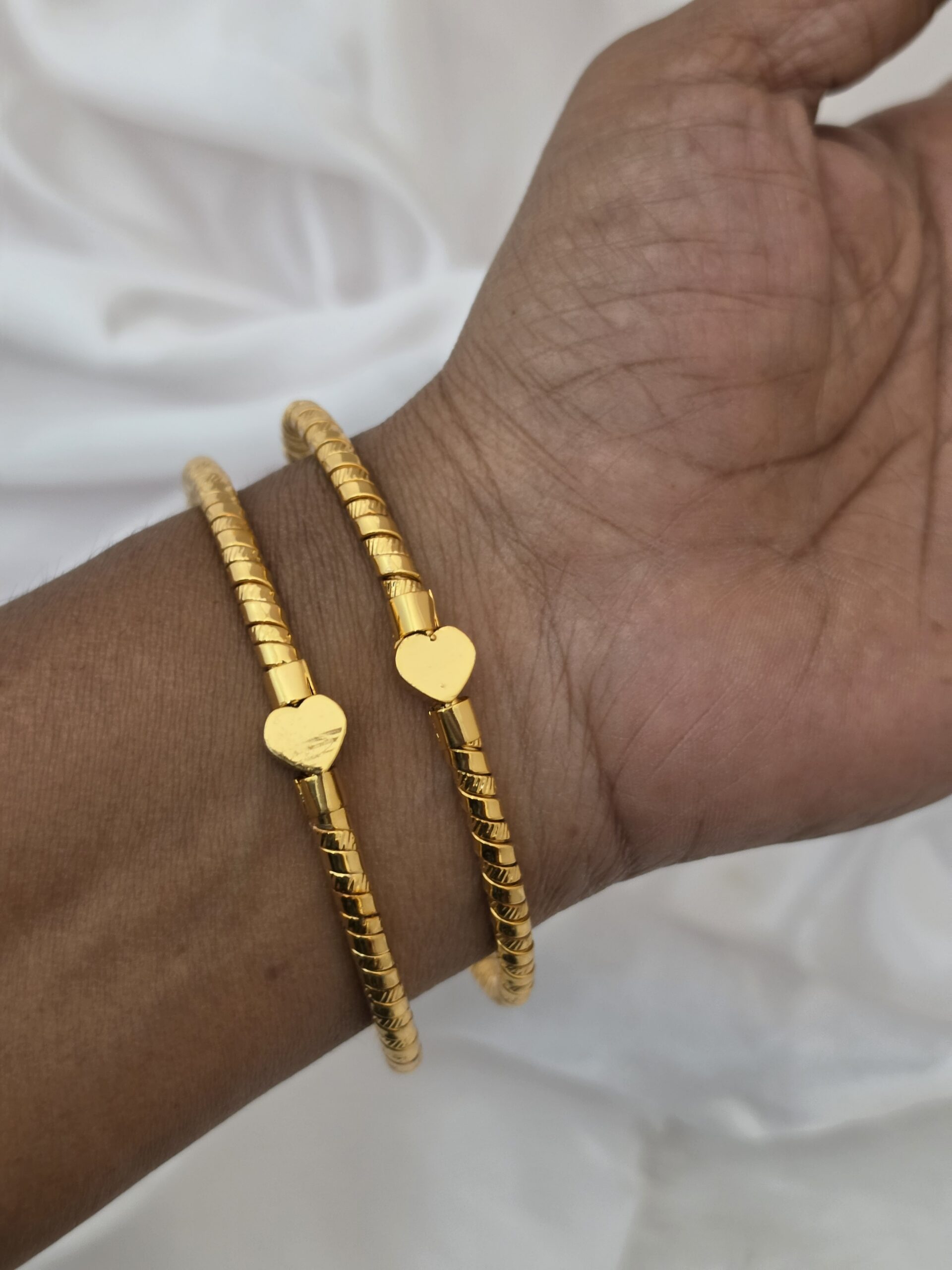 Premium foaming heart bangle - Image 2