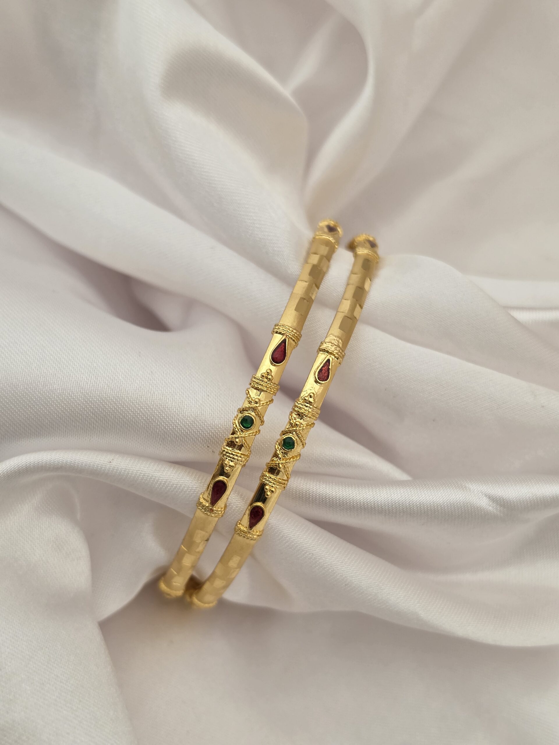 Premium foaming flower bangle