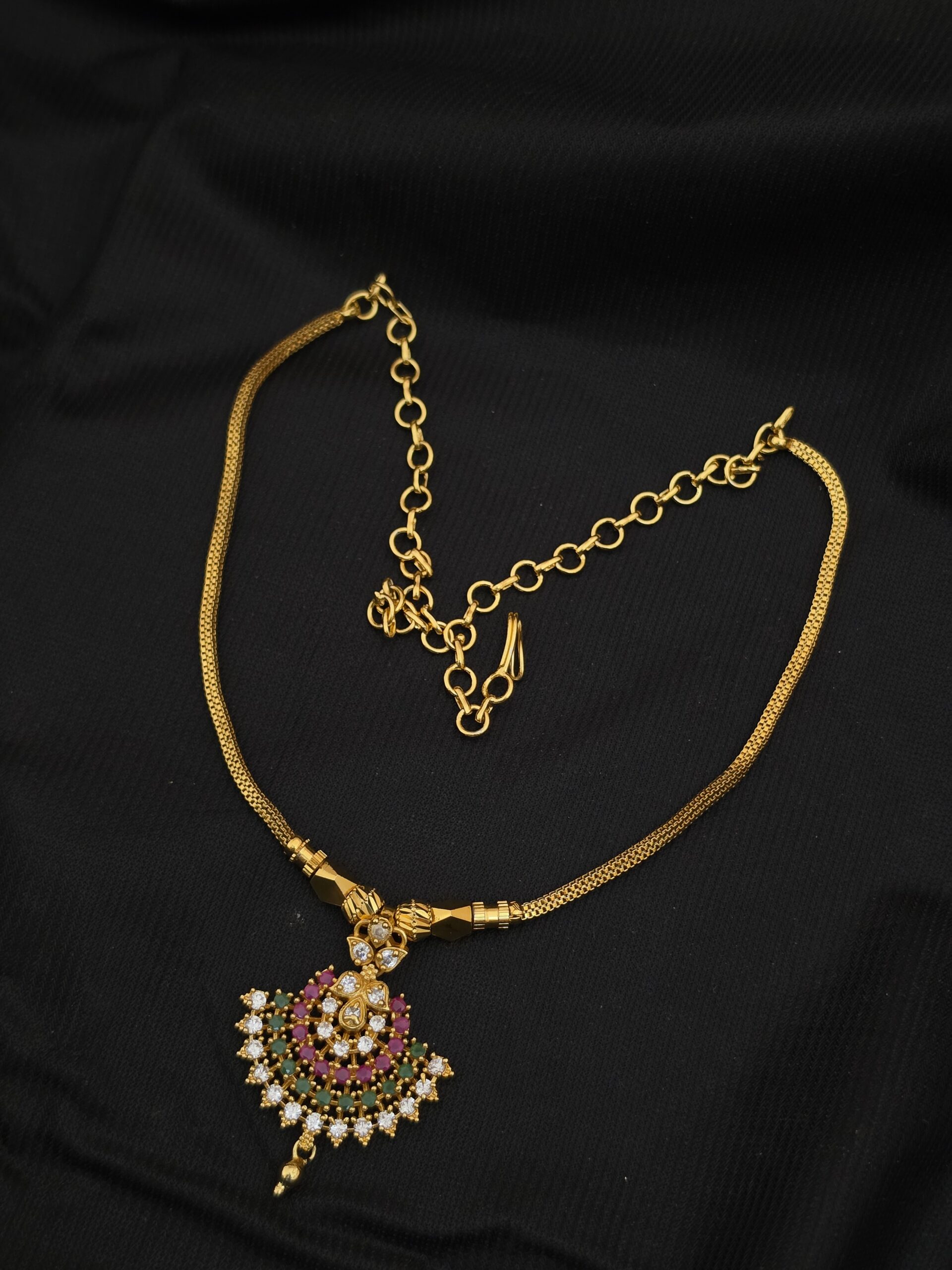 Premium foaming ad stone necklace