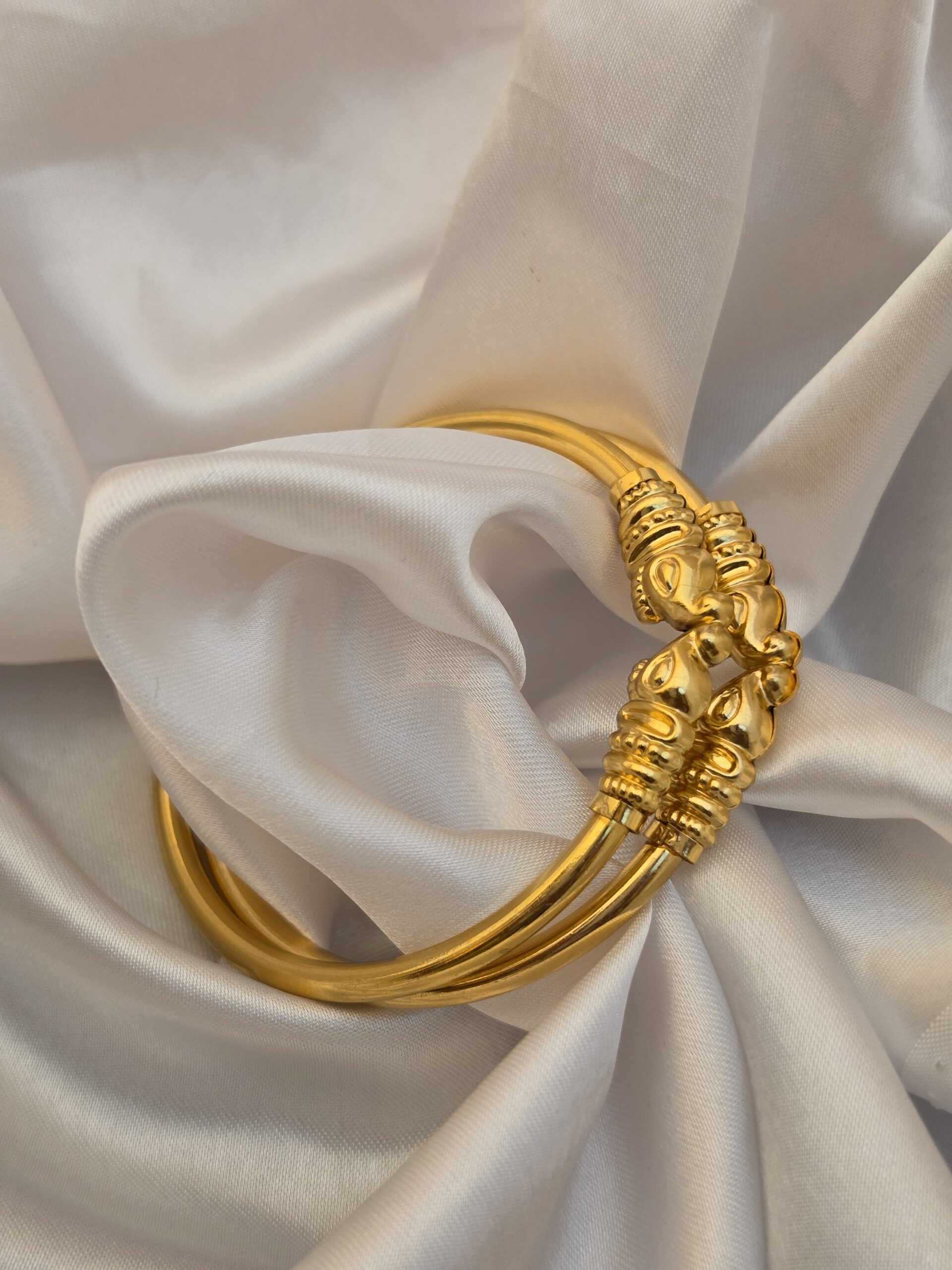 Premium foaming elephant bangle
