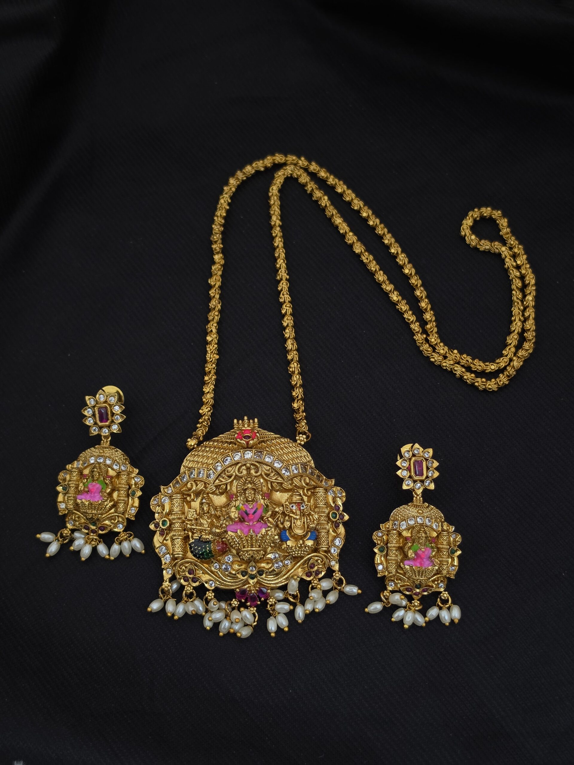 Premium matt antique meenakari 28 inch dollar chain with earings