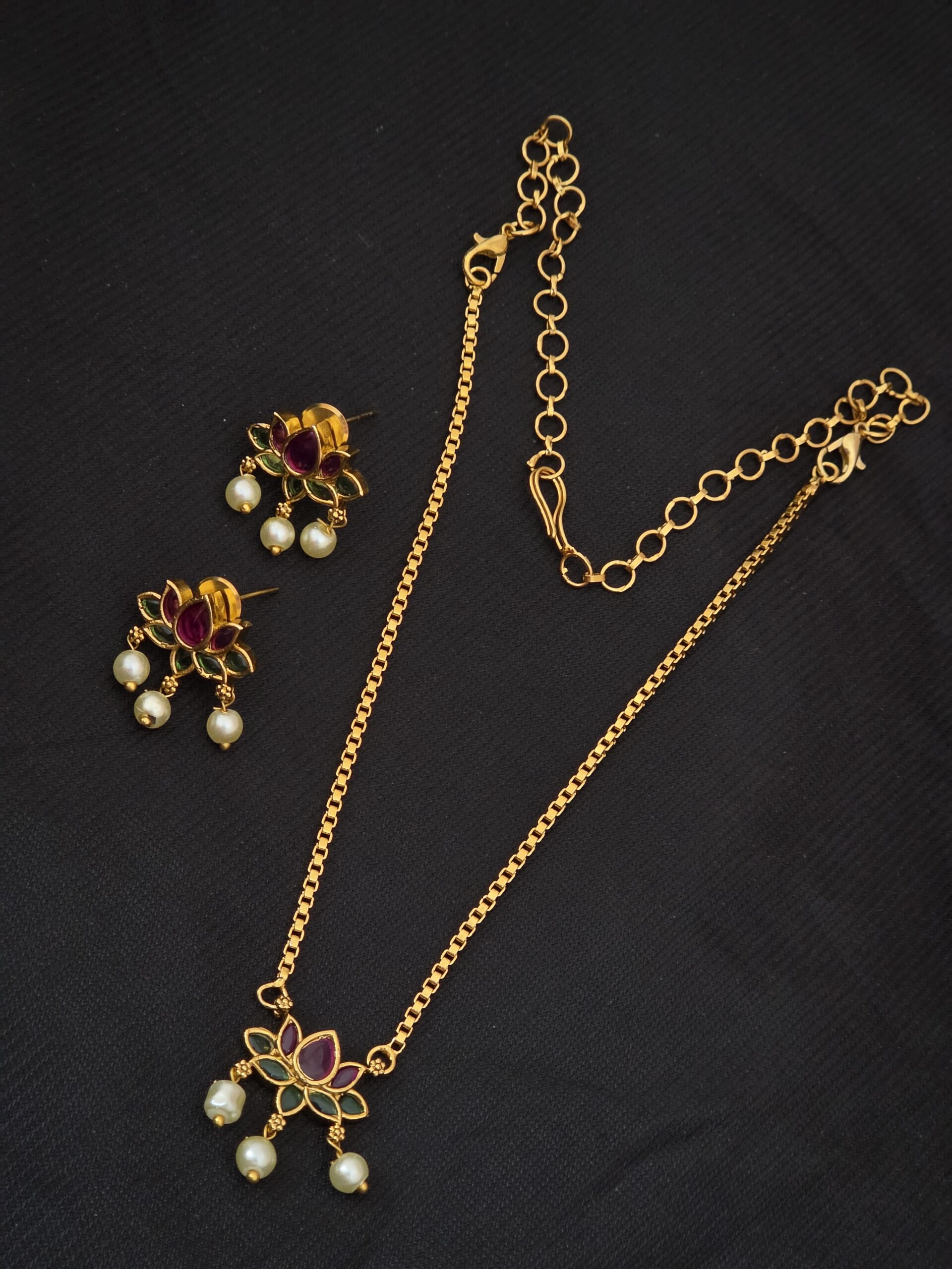 Premium matt simple lotus kemp necklace with earings