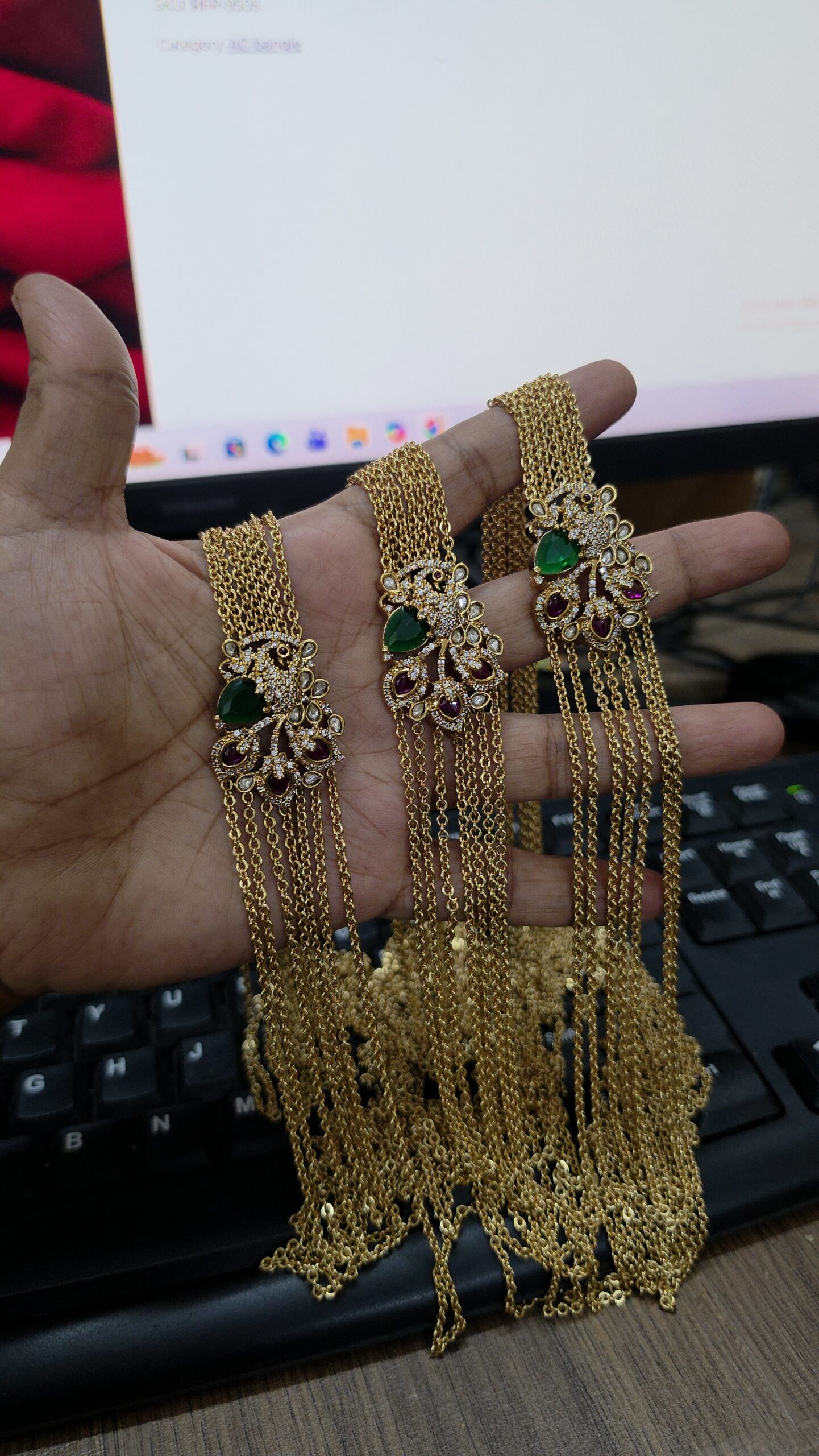 Premium Matt chandra haram peacock mugappu