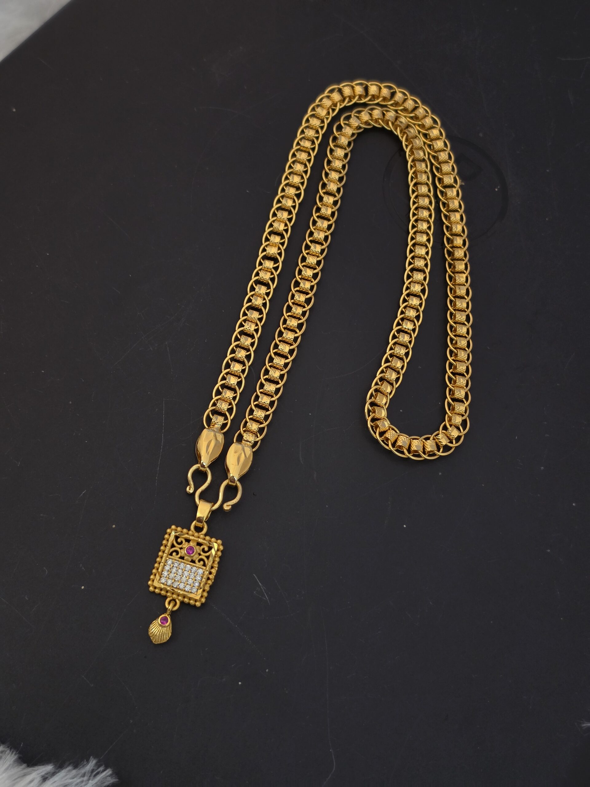Premium foaming ad stone dollar chain