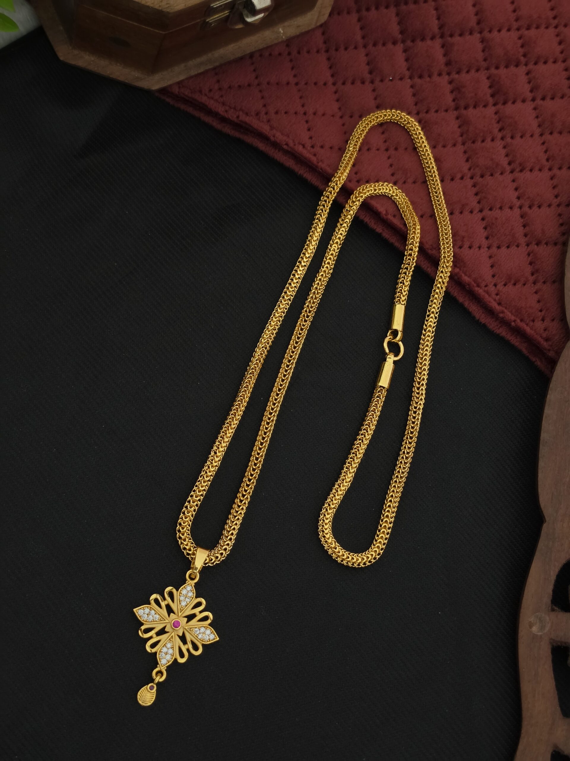 premium foaming AD Stone flower 28 inches Dollor Chain