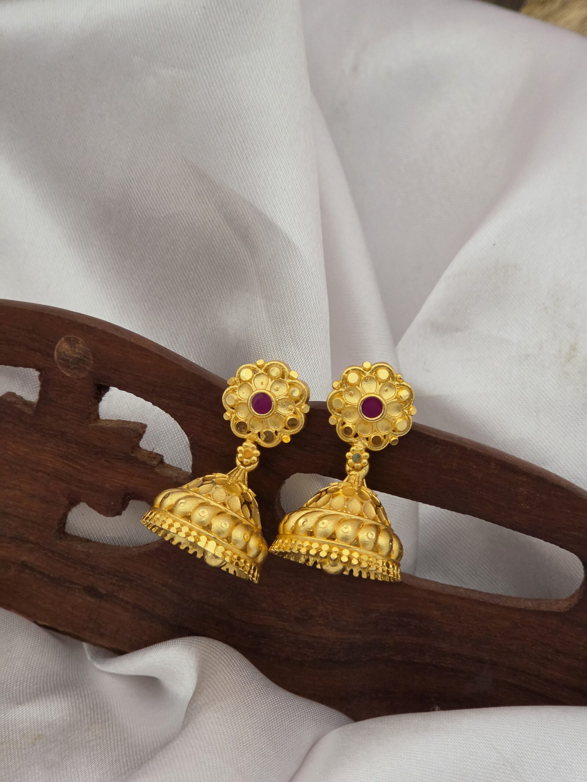 Premium Foaming Ruby Stone Jhumkha