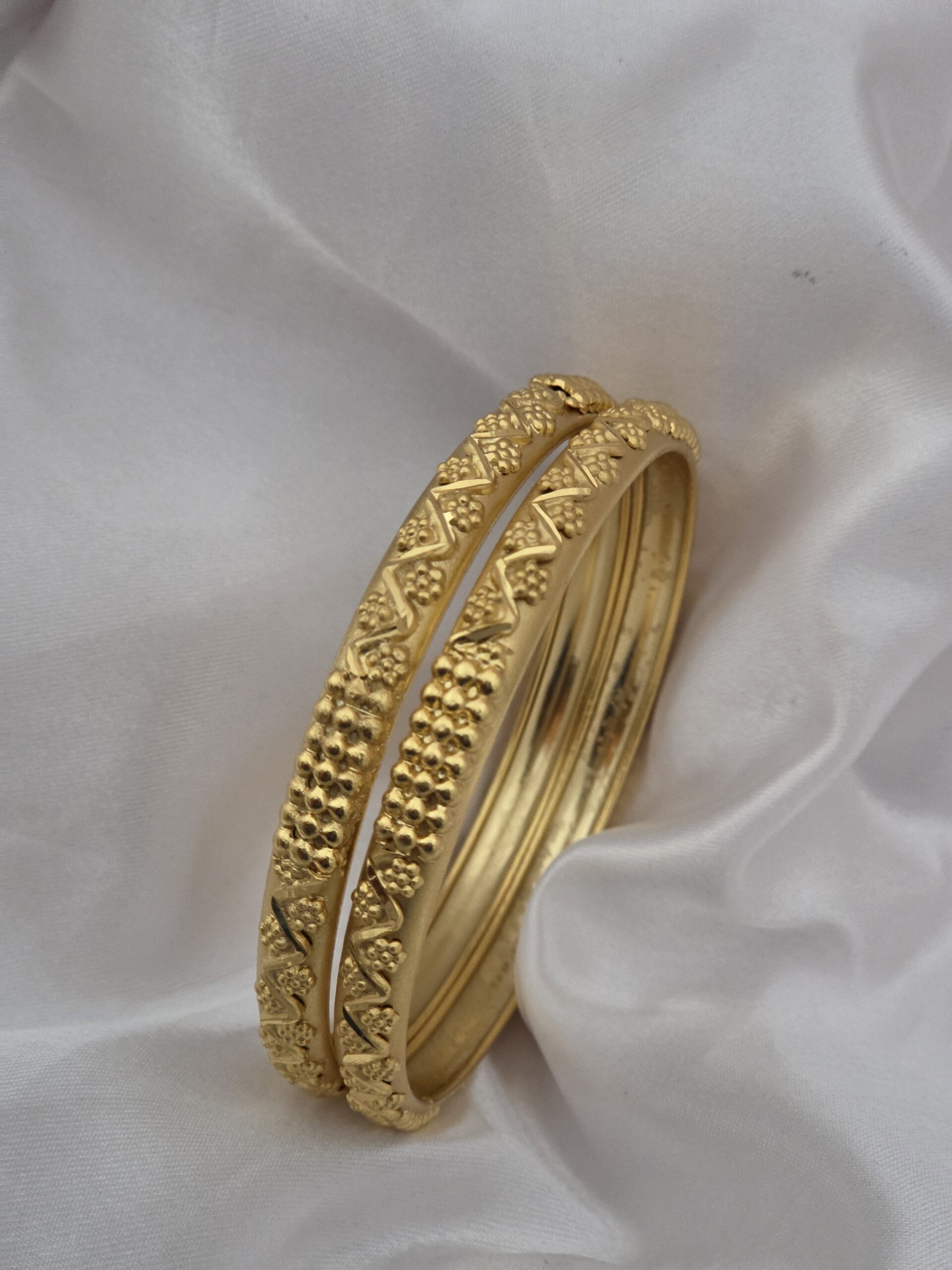 Premium Foaming Flower Type Foaming Bangle