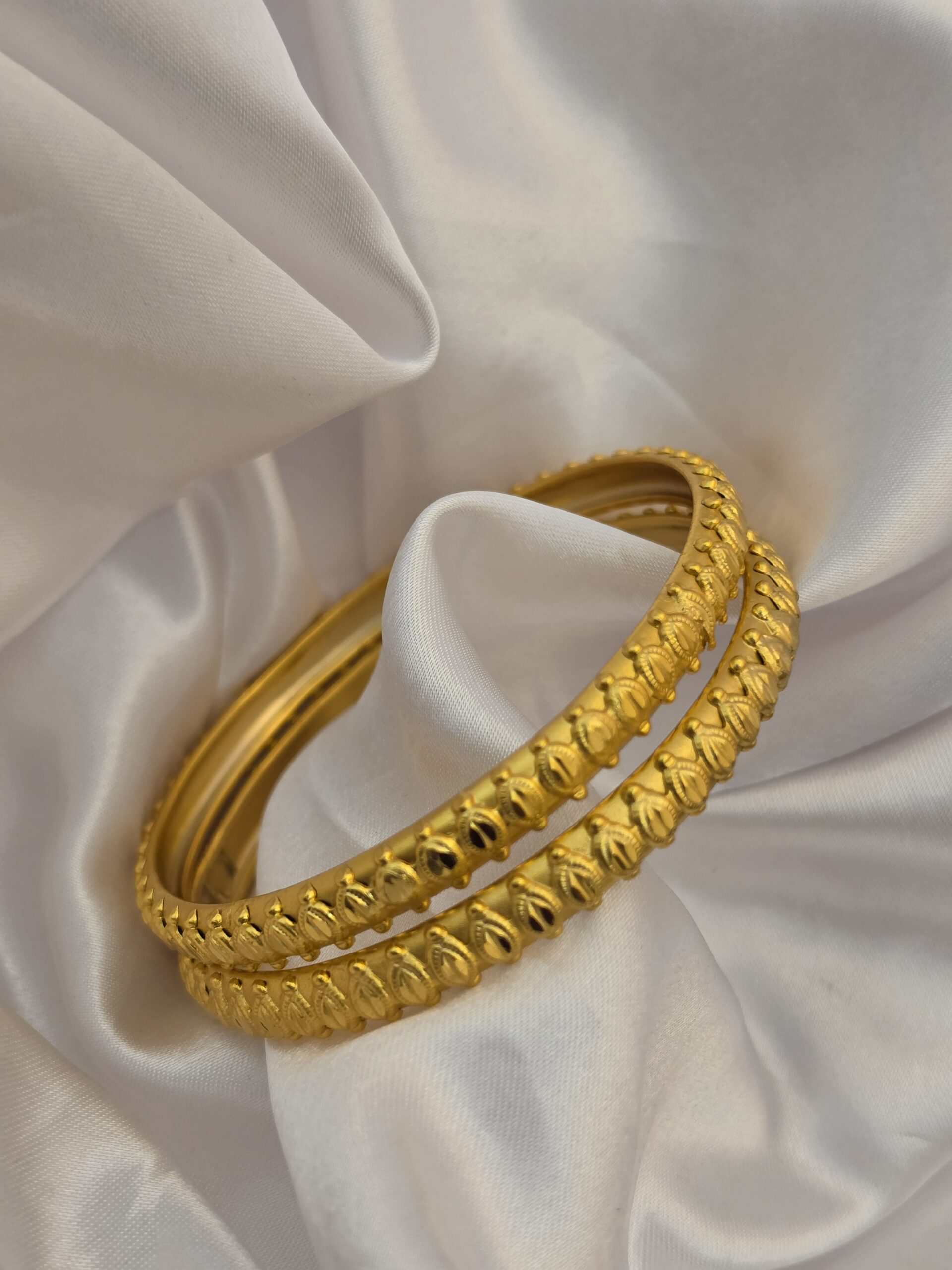 Premium Foaming Plain Bangle