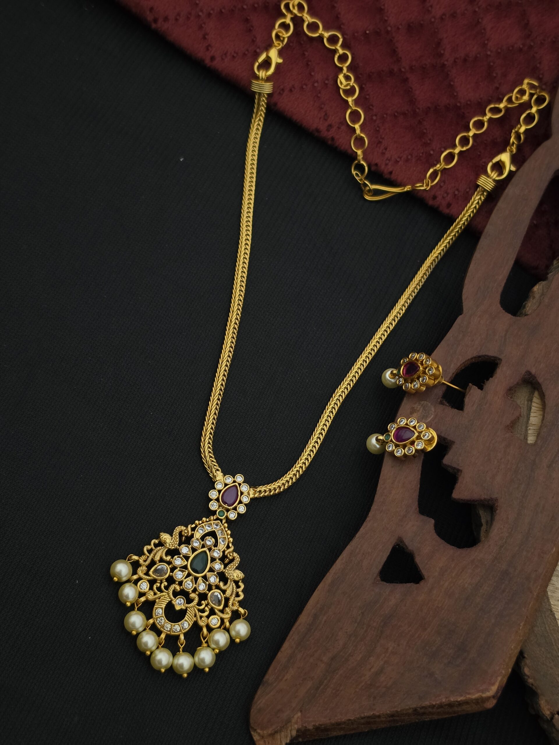Premium Matt Ad thickline Necklace.