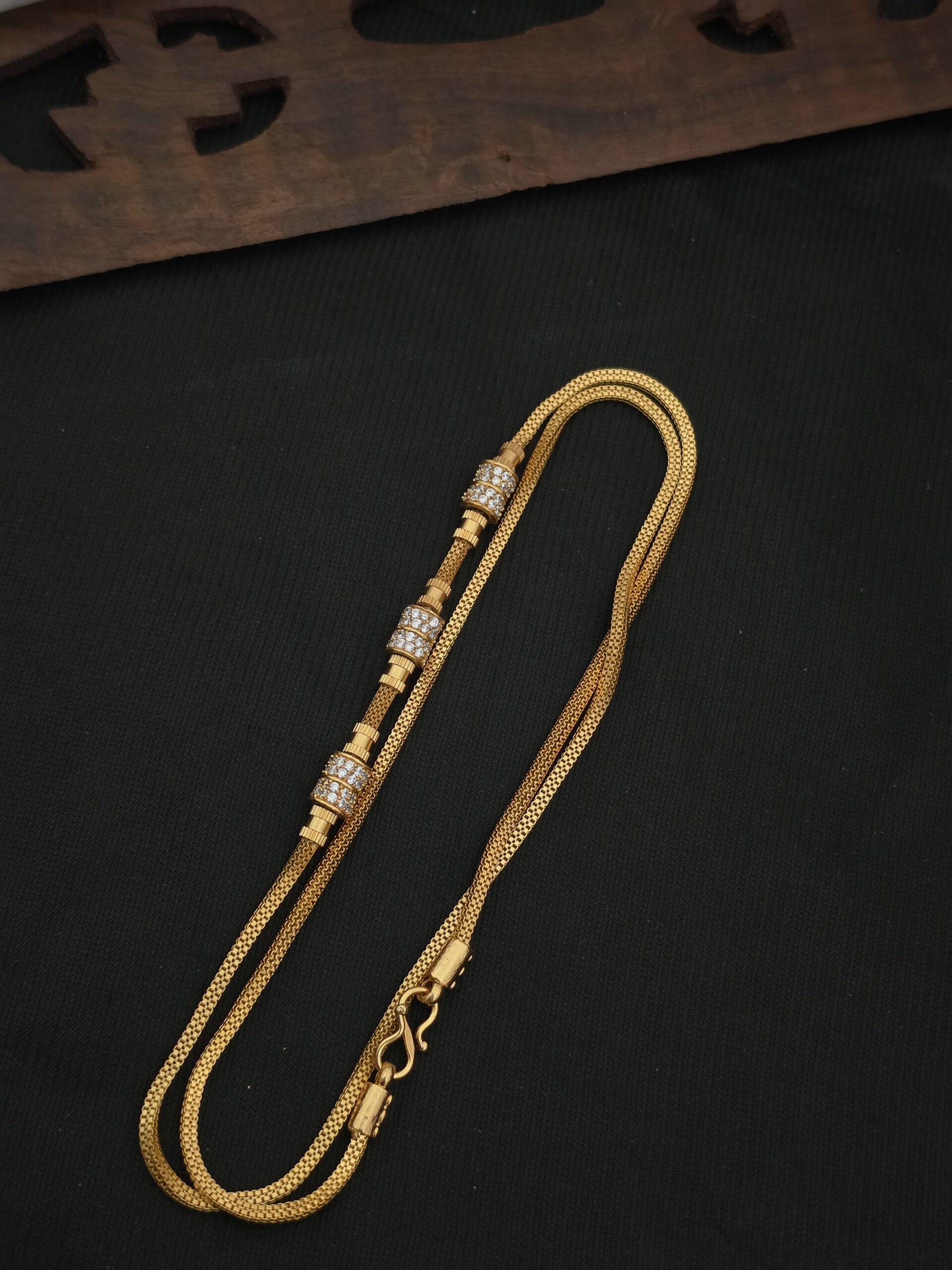 Premium foaming Ad stone Mugappu Chain.