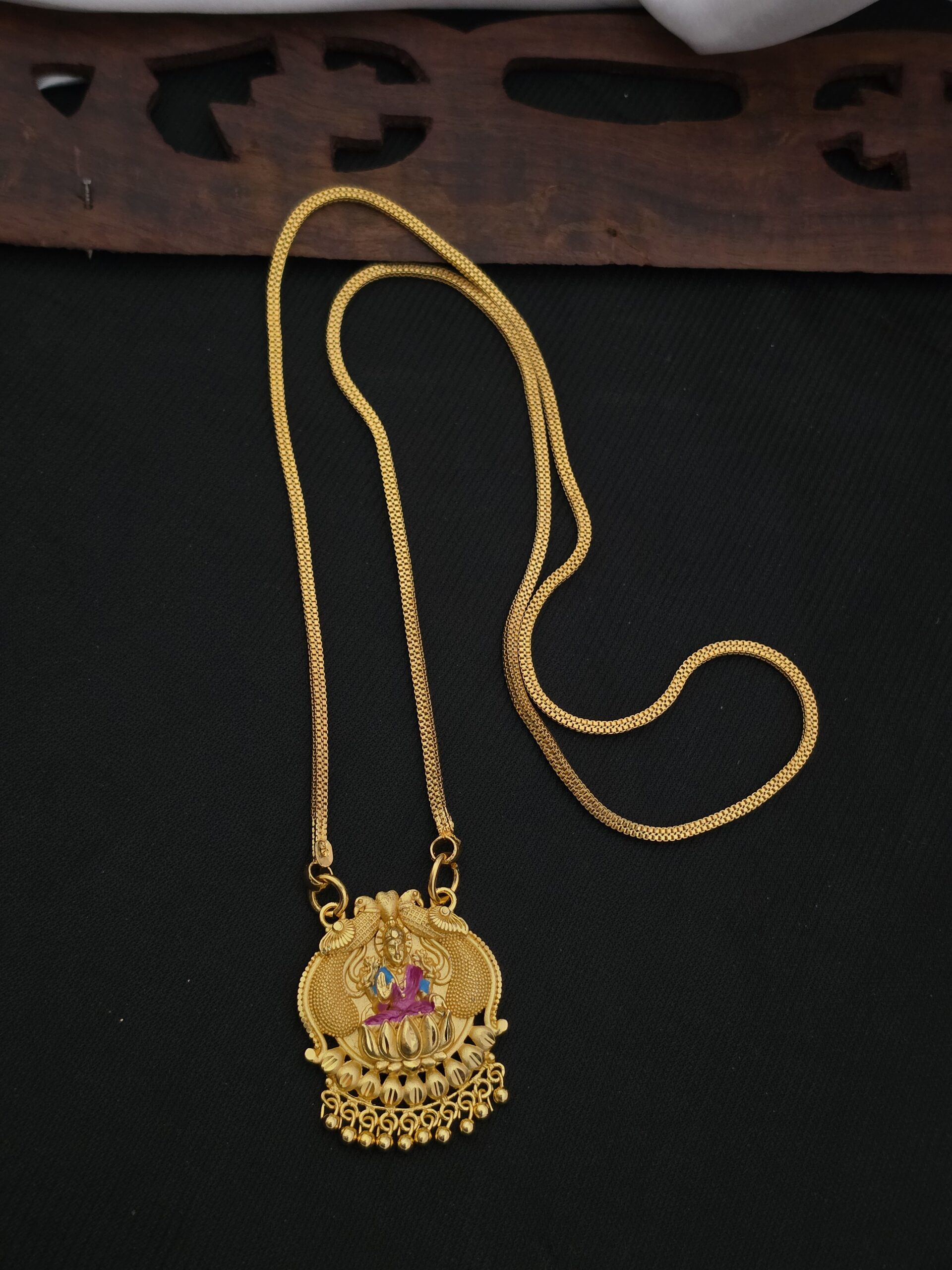 Premium Foaming Lakshmi Dollar Chain 24 Inches
