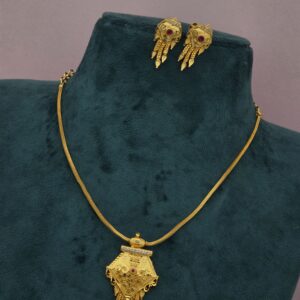 Premium Foaming Ad Stone Necklace With Earings.