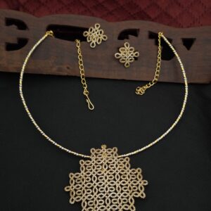 Premium Matt Kolam Pendant With Hasli Necklace