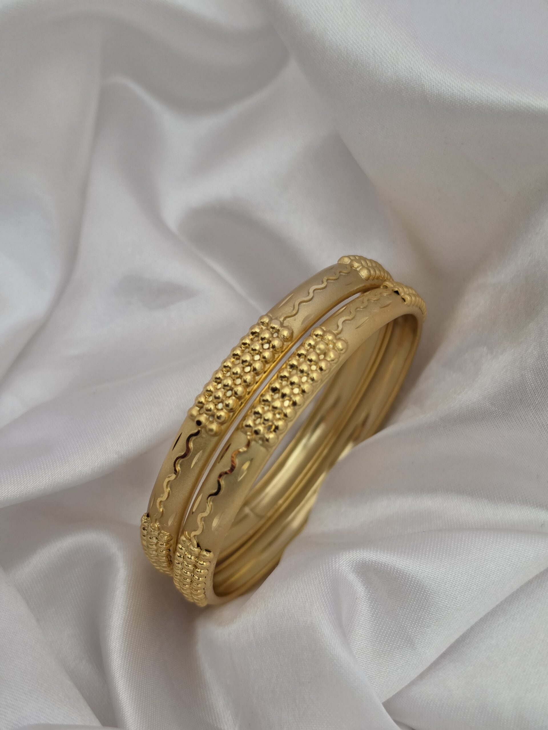 Premium Foaming Rich Look Bangle
