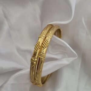 Premium foaming Leaf Bangle