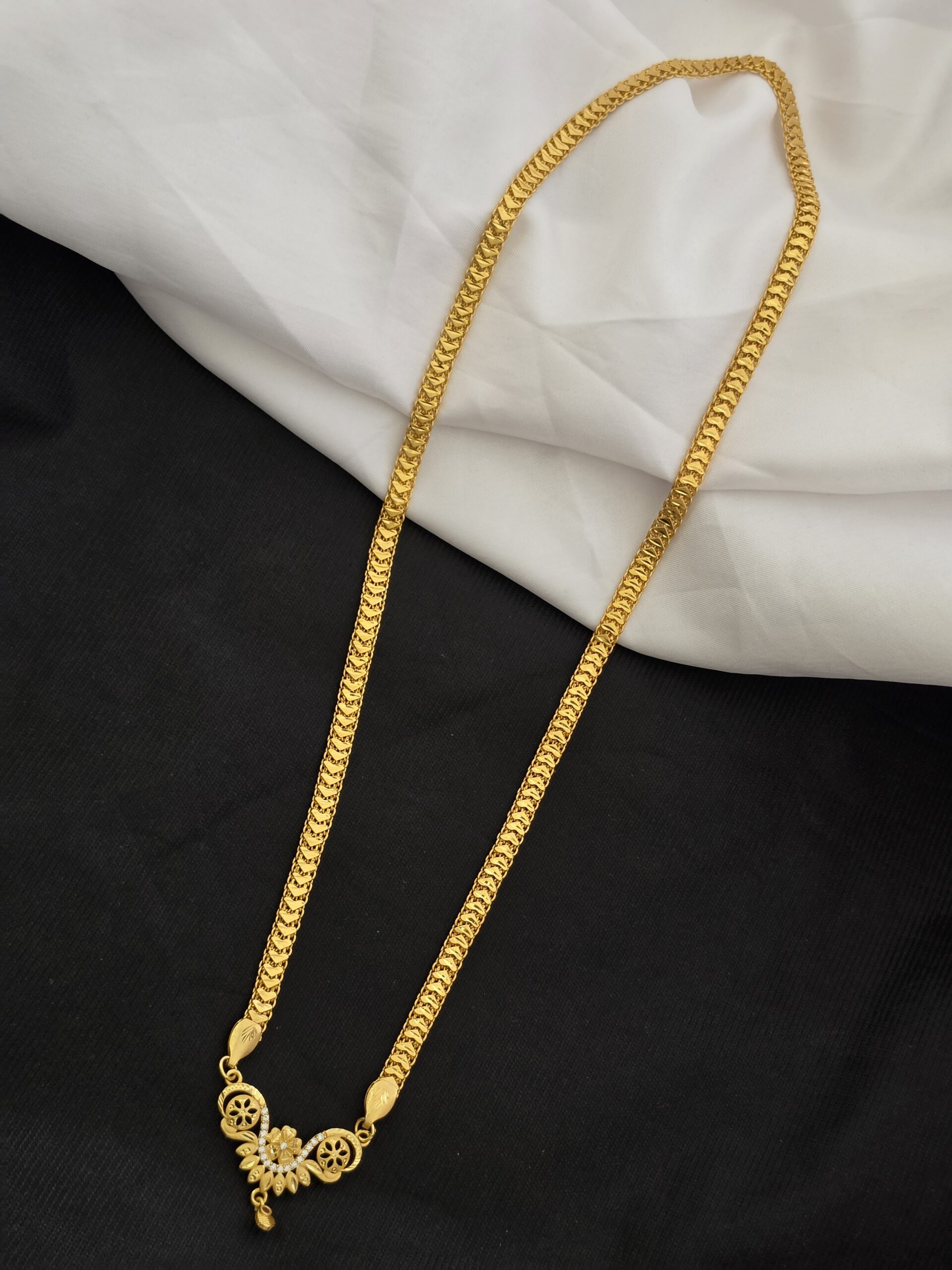 Premium Foaming Peacock Dollar Chain 24 Inch