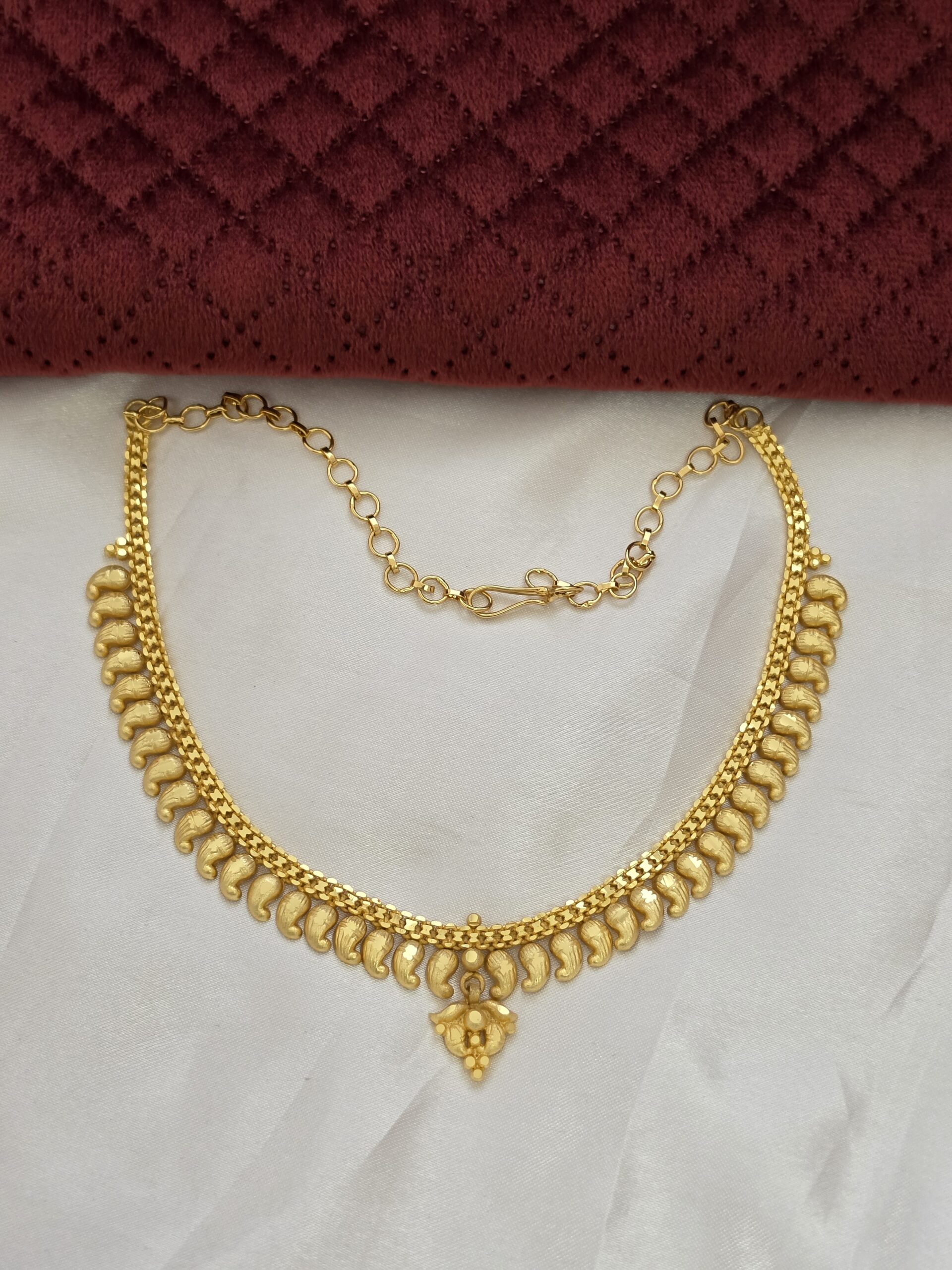 Premium Foaming Arumbu Type Necklace.
