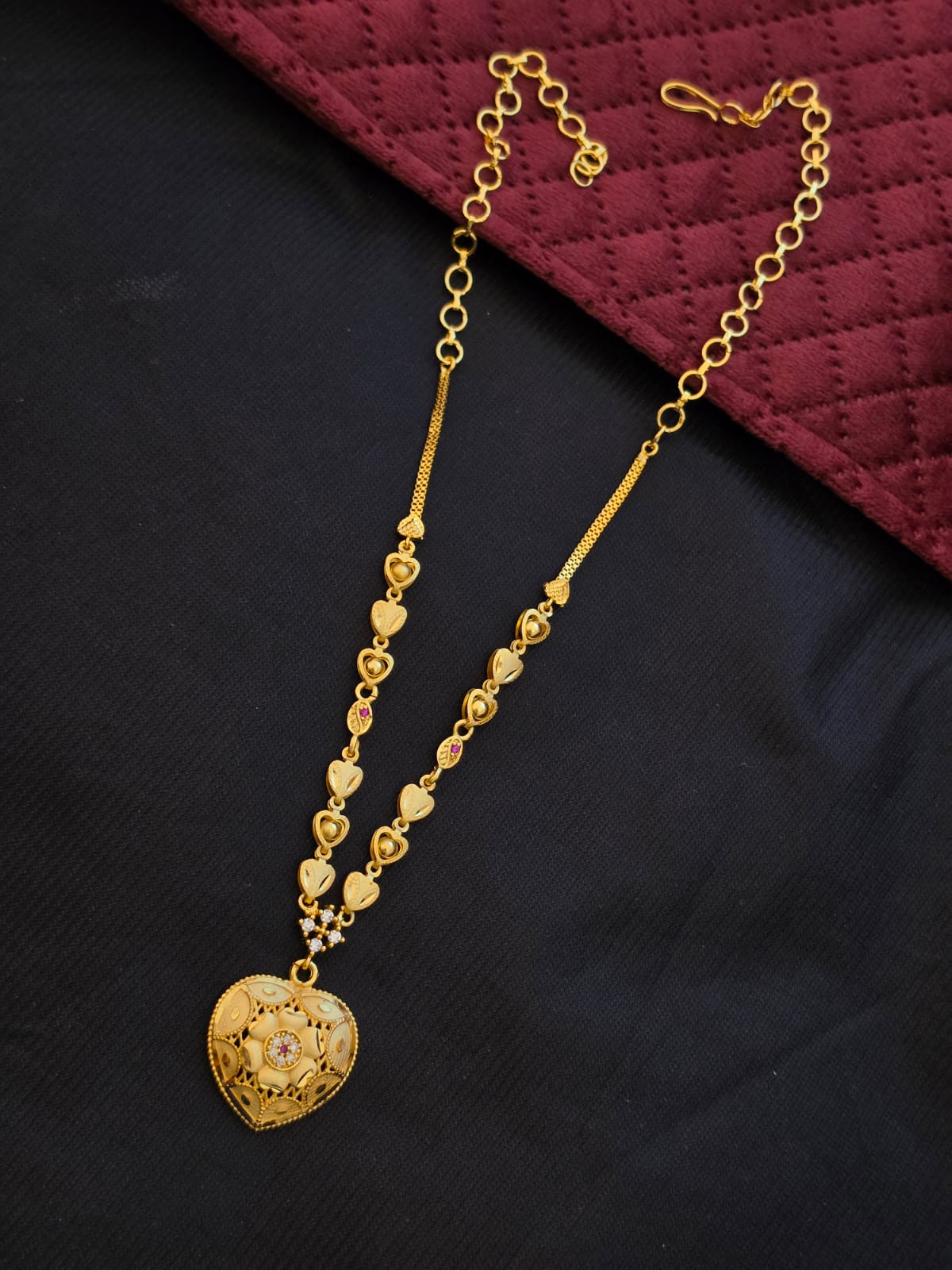 Premium Foaming Heart Type Necklace